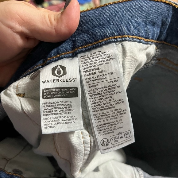 Levi's 505 Blue Straight Jeans Classic Style size 36x32 distressed relaxed fit - Picture 9 of 10